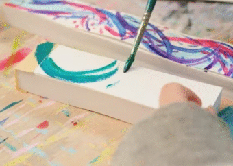 書籍の「切れ端」で資源循環の大切さを伝えたい...大日本印刷（DNP）が手がけるアップサイクルアートとは？