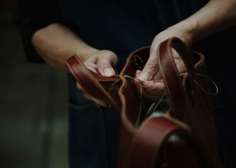 使われなくなった製品を回収・修理し、次の使い手へ...土屋鞄製造所が体現する「つくる責任、つかう責任」