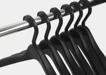 「ハンガーを1本たりともごみにしない」...日本コパックが30年かけて築いた循環型システム